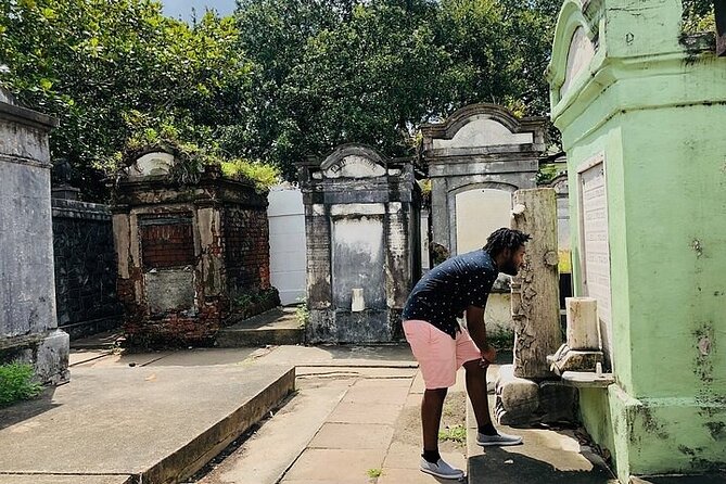 New Orleans City and Cemetery Tour with Garden District Stroll - Bayou St. John and the city’s stranger stories