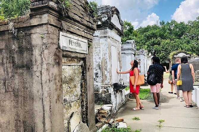 New Orleans City and Cemetery Tour with Garden District Stroll - Inside St. Louis Cemetery No. 3