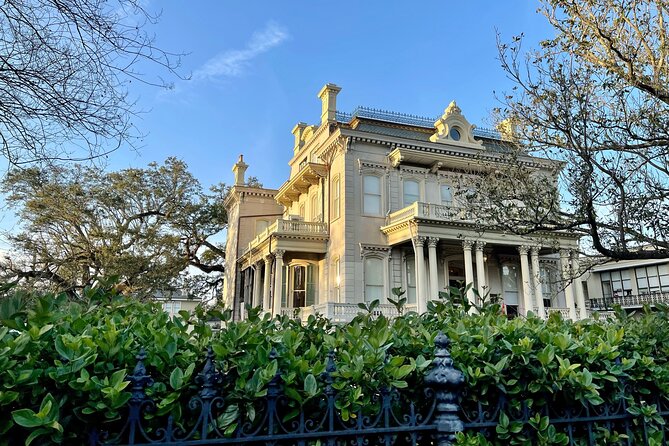 New Orleans City Tour and Steamboat Natchez Harbor Jazz Cruise - Lunch, music, and what to buy onboard