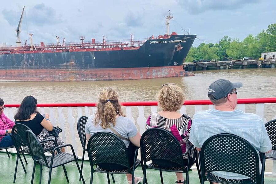 New Orleans: Daytime Steamboat Jazz Cruise + Optional Lunch - Bars, seating, and comfort on board