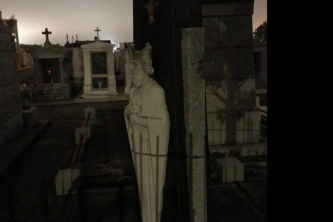 New Orleans Dead of Night Ghosts and Cemetery Bus Tour - City Park, Café du Monde, and the sweet pause