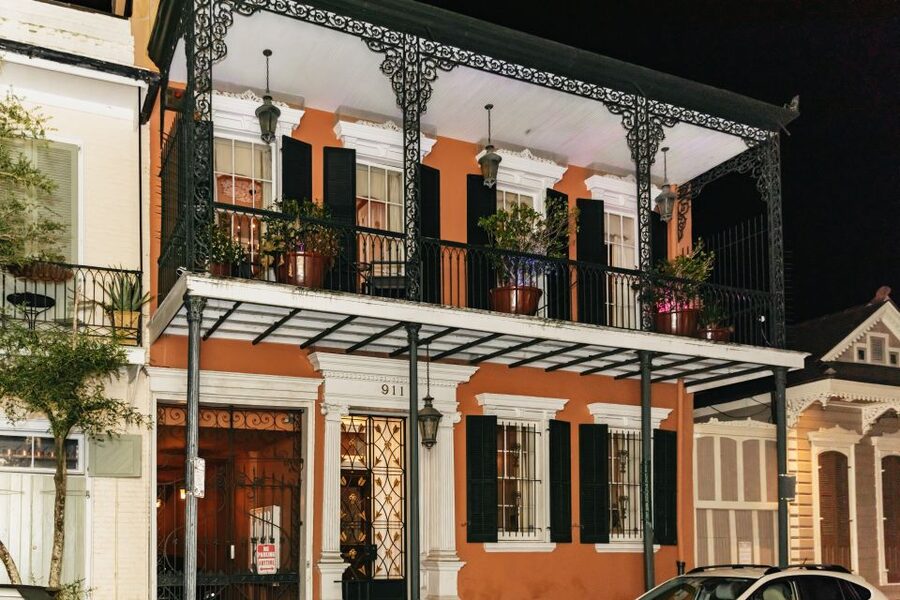 New Orleans: French Quarter Ghost Tour with Interior Visit - Bourbon Orleans Hotel and Pirates Alley