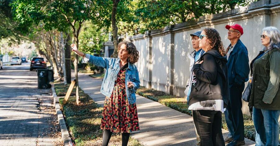 New Orleans: Garden District Guided Walking Tour - Reading the antebellum homes