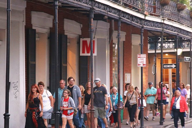 New Orleans Haunted History Ghost Tour - Haunted bars, hurricanes, and a drink break