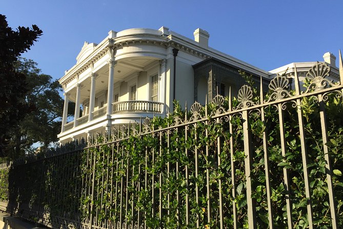 New Orleans Small-Group Garden District Walking Tour - Why the Garden District works best on foot