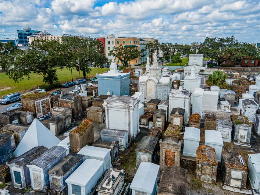 New Orleans: Walking Tour Inside St. Louis Cemetery No. 1 - Heat, shade, and the practical side of the walk