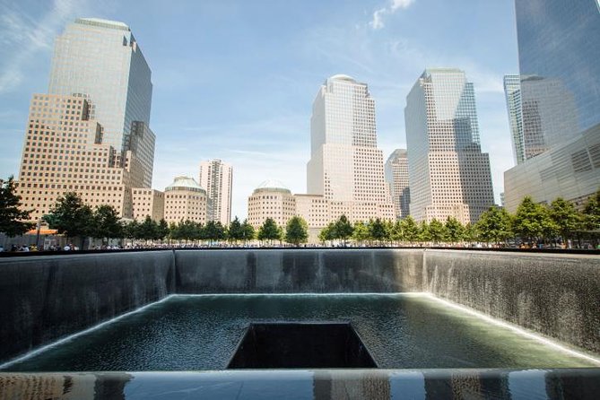 New York 9/11 Memorial Tour with Optional One World Observatory - Reading the Two Memorial Pools