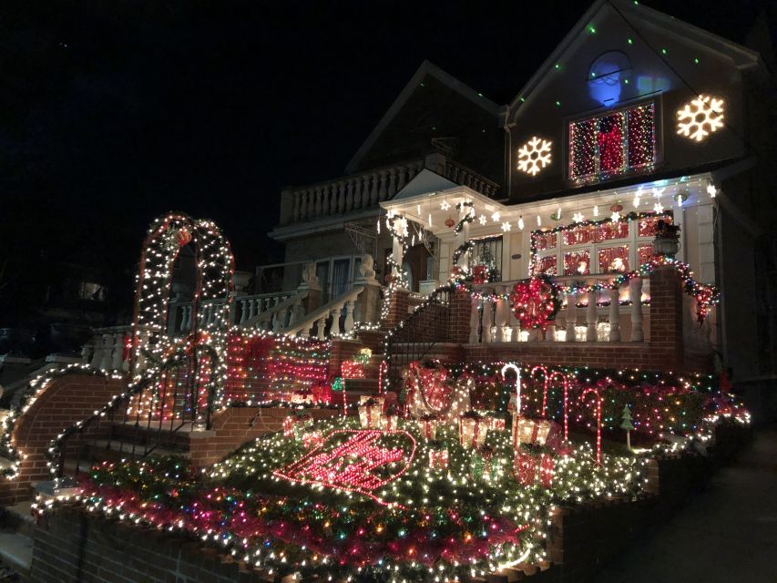 New York City: Dyker Heights Christmas Lights Tour - Starting in Midtown and crossing Manhattan