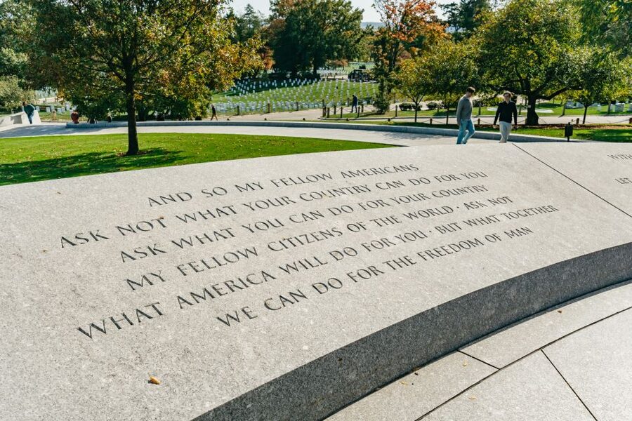 New York City: Full-Day Washington DC City Highlights Tour - The long ride south from Port Authority