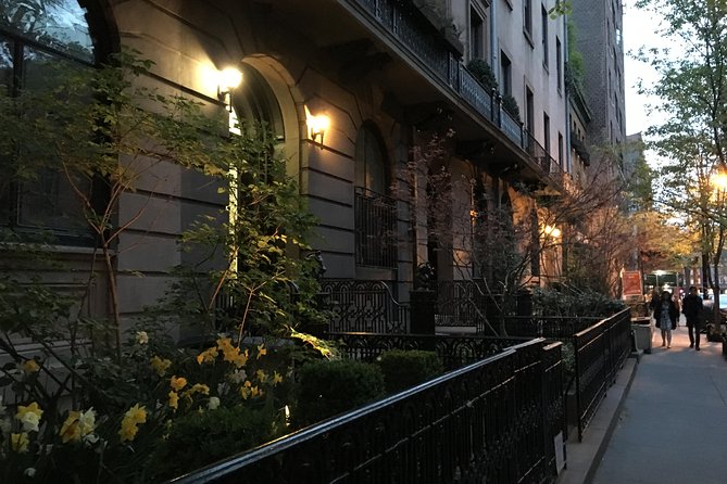 New York City Ghost Tour of Greenwich Village - The Friends building and the first Greenwich Village stories