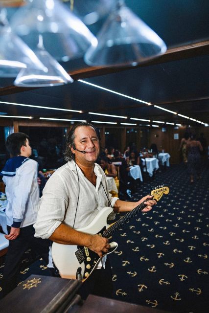 New York City: Gourmet Dinner Cruise with Live Music - What kind of evening this really is