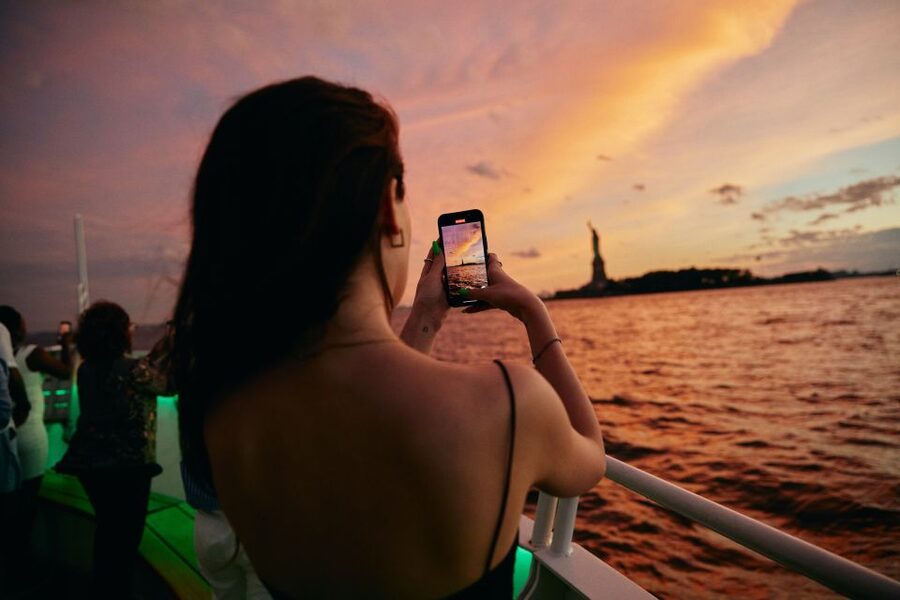 New York City: Gourmet Dinner Cruise with Live Music - Ellis Island and the Statue of Liberty