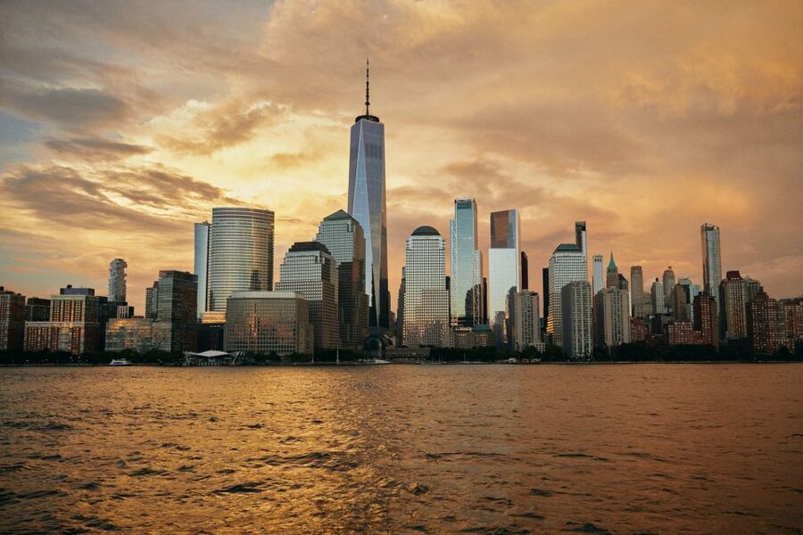 New York City: Gourmet Dinner Cruise with Live Music - Pier 36: arrive early and find the ship