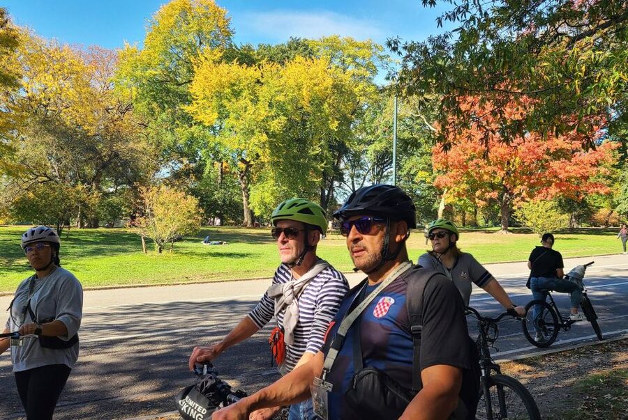 New York City: Highlights of Central Park Bike or eBike Tour - The Reservoir and a longer view of Manhattan