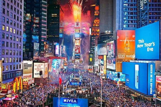 New York City Holiday Lights Tour - Starting near Times Square at 5:30 pm