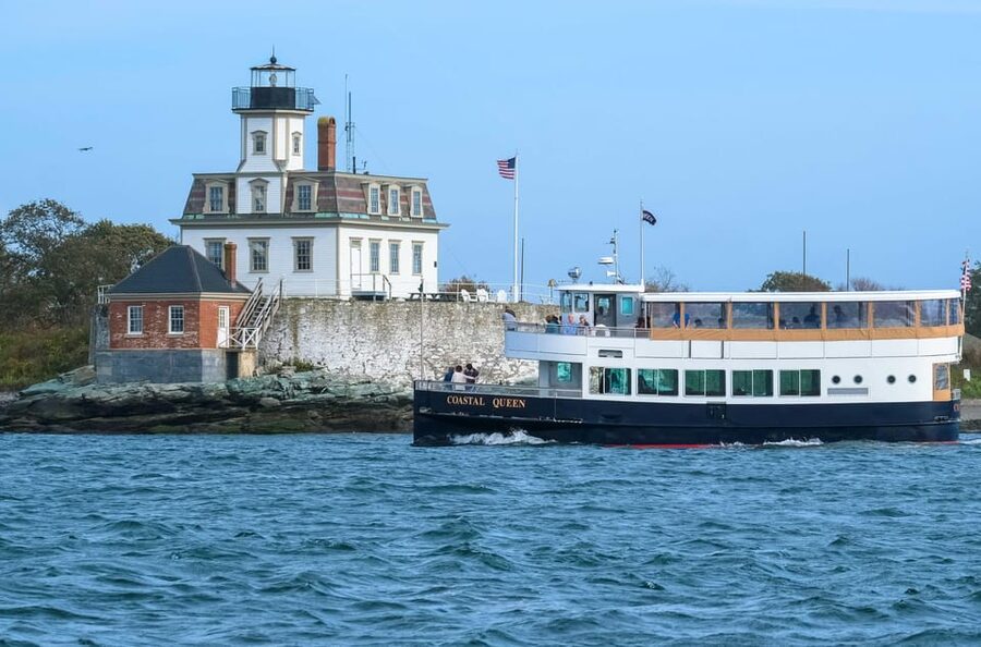 Newport, Rhode Island: Scenic Narragansett Bay Cruise - Drinks, comfort, and the weather question