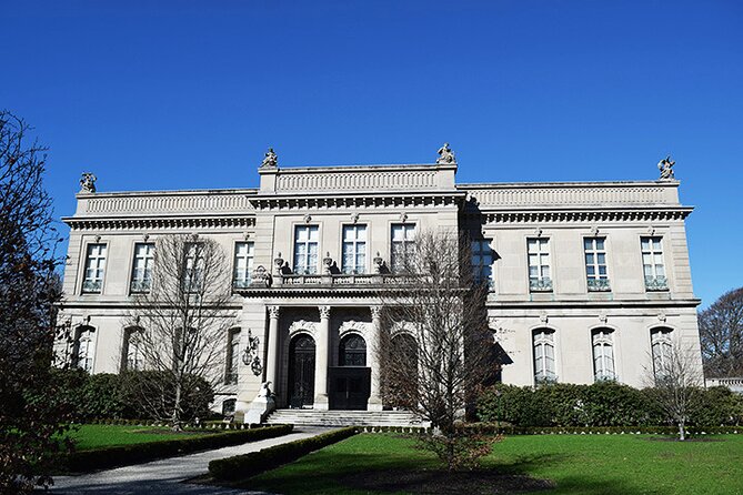 Newport RI Mansions Scenic Trolley Tour (Ages 8+ only) - Ocean Drive and the Gilded Age setting