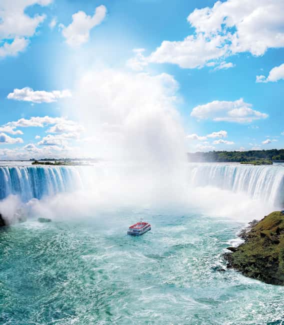Niagara Falls, Canada: First Boat Cruise & Behind Falls Tour - Simple preparation for a wetter, easier morning