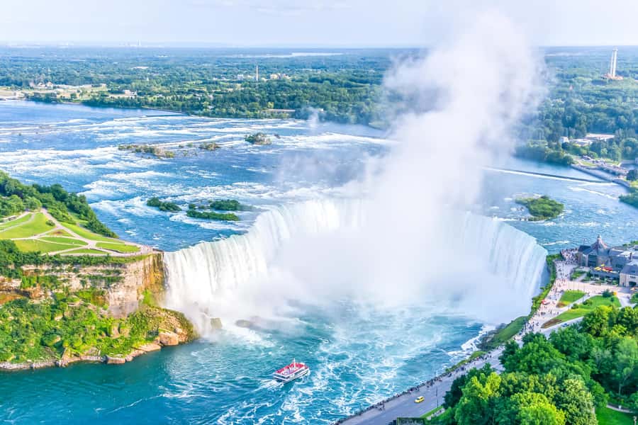 Niagara Falls: Canadian and American Deluxe Day Tour - The American side provides changing angles