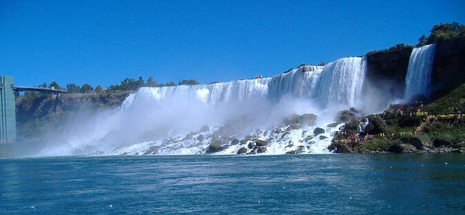 Niagara Falls Canadian Side Tour and Maid of the Mist Boat Ride Option - The Maid of the Mist gets you into the spray