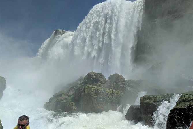 Niagara Falls Canadian Side Tour and Maid of the Mist Boat Ride Option - Table Rock, Queen Victoria Park, and the Canadian brink