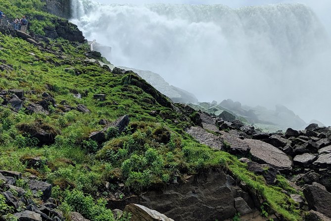 Niagara Falls Canadian Side Tour and Maid of the Mist Boat Ride Option - Border documents are the detail you cannot ignore
