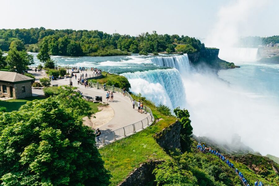 Niagara Falls: Cave of the Winds, Boat Ride, & Trolley Tour - The guide makes the difference