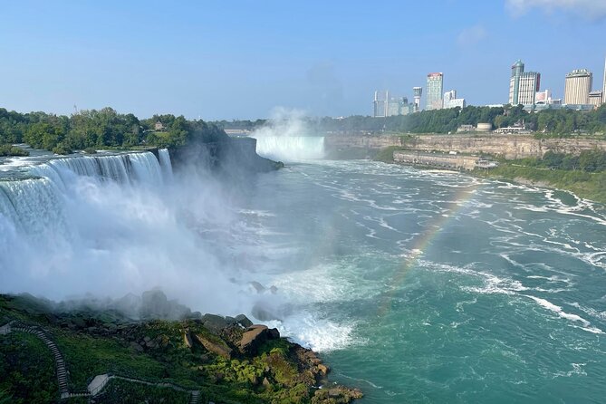 Niagara Falls Tour with Ticket for the Iconic Maid of the Mist - The guides make the difference