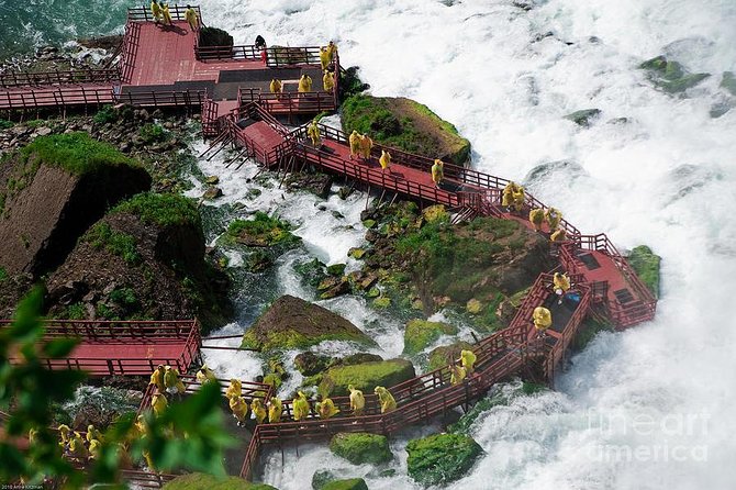 Niagara Falls USA: Maid of the Mist & Cave Adventure - What the guide adds to the day