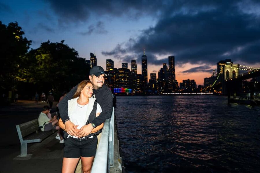 NYC at Night: 3-Hour Luxury Bus Tour of Top Highlights - Crossing to Brooklyn for the main skyline photo stop