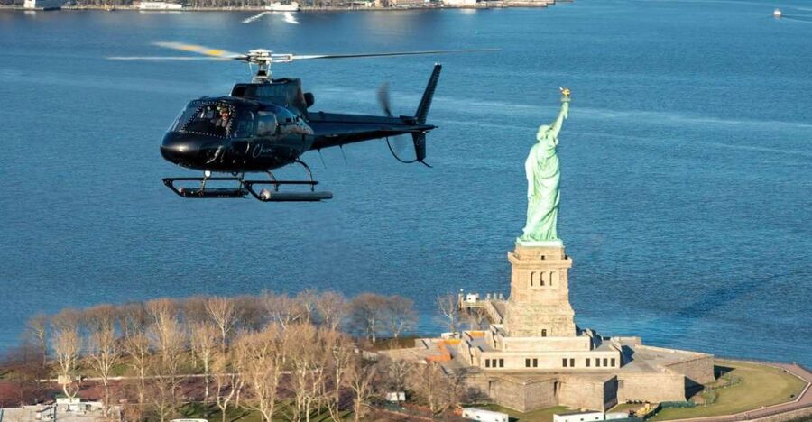 NYC: Big Apple Helicopter Tour - The Hudson River and Lady Liberty