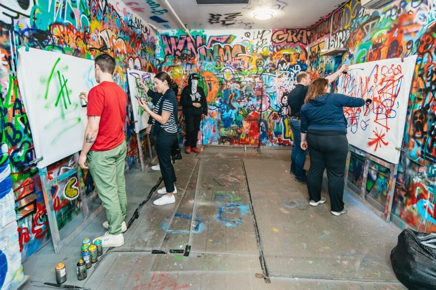 NYC: Brooklyn Graffiti Workshop with Local Artist - Learning the can before making your piece