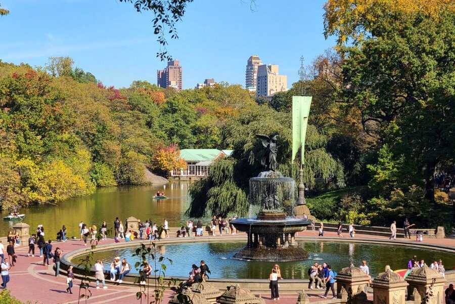 NYC: Central Park Bike Rentals - Picking up your bike on West 56th Street