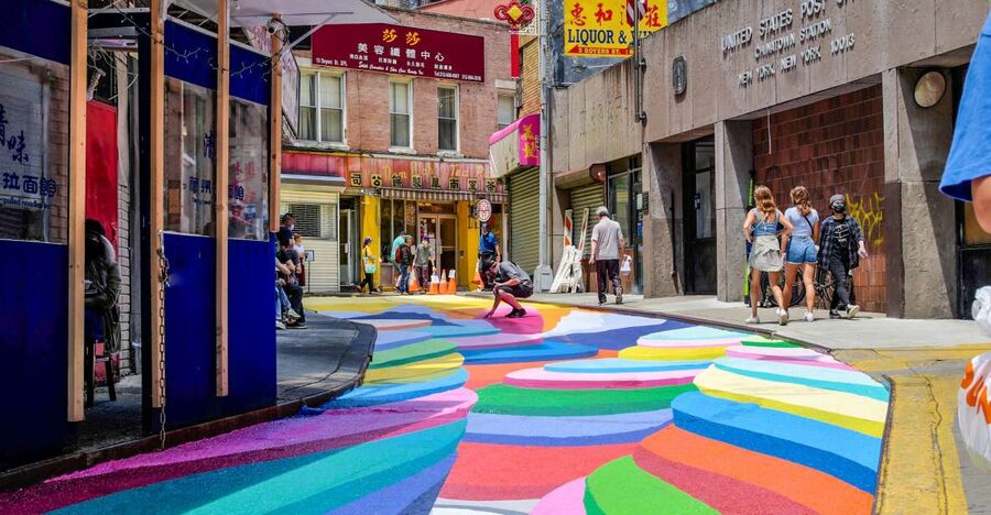 NYC: Chinatown and Little Italy Food Tour - Mulberry Street connects Chinatown with Little Italy