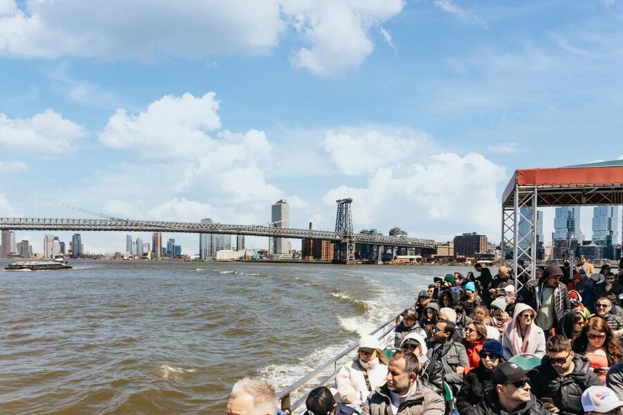 NYC: Circle Line 1.5-Hr Landmarks Skip-The-Box-Office Cruise - Outdoor deck or indoor cabin?