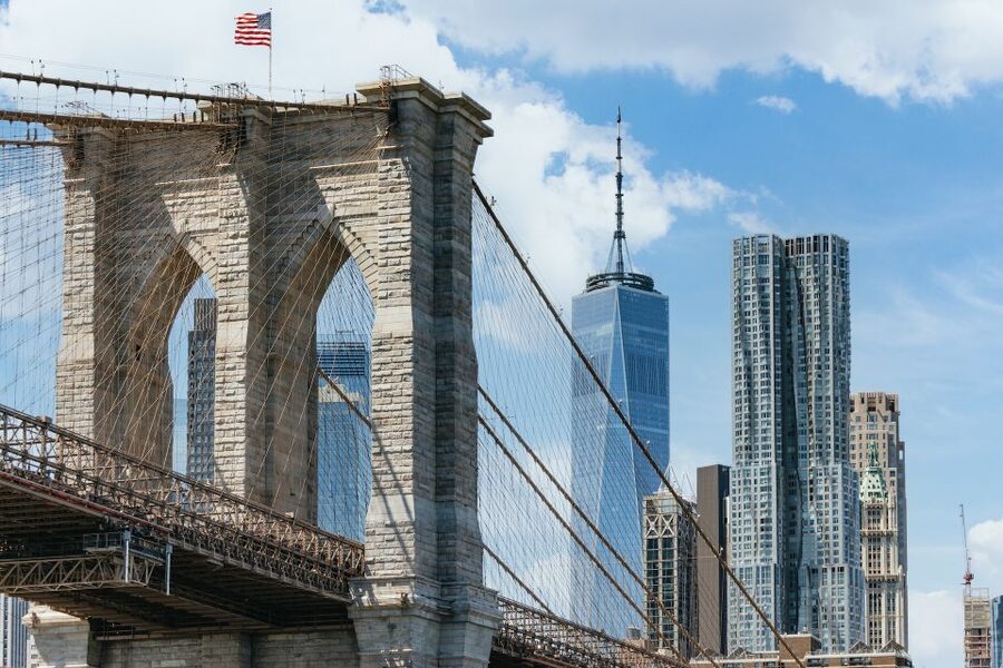NYC: Circle Line 1.5-Hr Landmarks Skip-The-Box-Office Cruise - Live English narration and the audio app