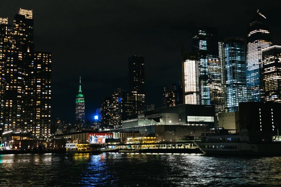 NYC: Circle Line 2h Harbor Lights Cruise Skip-The-Box-Office - Battery Park, South Street Seaport, and the bridges