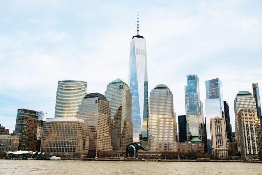 NYC: Circle Line 2h Harbor Lights Cruise Skip-The-Box-Office - The East River skyline and return trip
