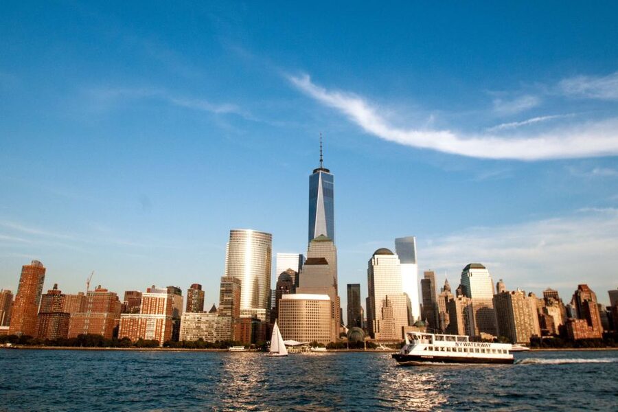NYC: Circle Line "The Beast" Midtown/Downtown Speedboat Ride - Ellis Island and the return run