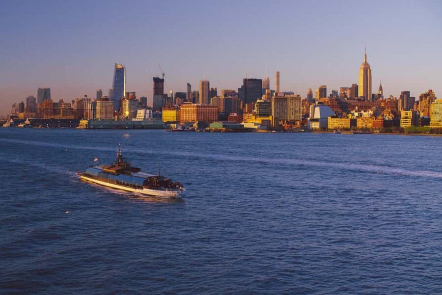 NYC: City Cruises Luxury Brunch, Lunch or Dinner Cruise - Pier 61 at Chelsea Piers: arrive early and get organized
