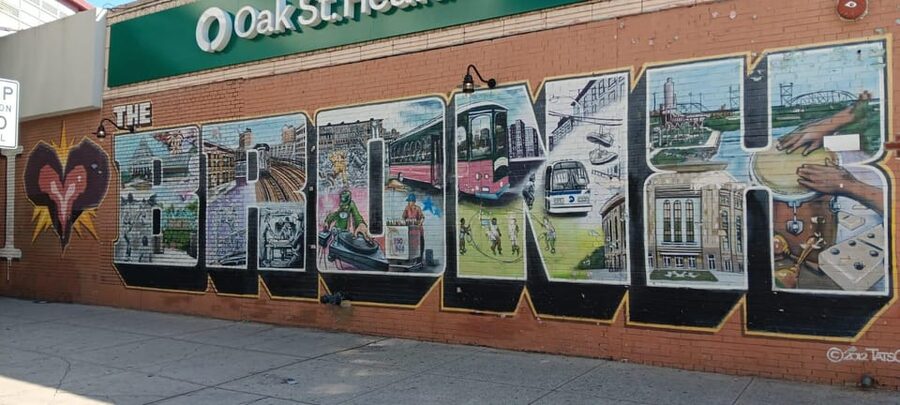 NYC: Contrasts of Bronx, Queens, Brooklyn, & Manhattan Tour - Key points at a glance