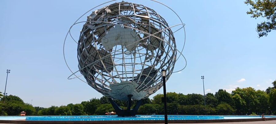 NYC: Contrasts of Bronx, Queens, Brooklyn, & Manhattan Tour - The Bronx brings murals, baseball, and a famous staircase