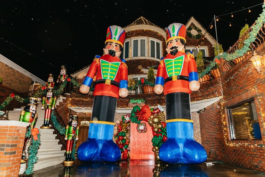 NYC: Dyker Heights Christmas Lights & Skyline View Bus Tour - Walking through Dyker Heights Christmas lights