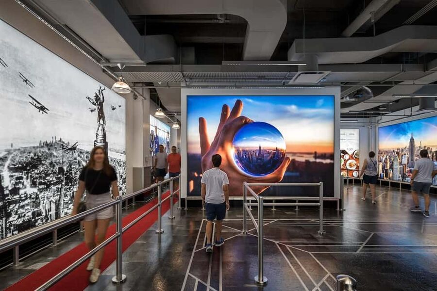 NYC: Empire State Building Express Tickets – Skip the Line - Photos, souvenirs, and the Art Deco finish