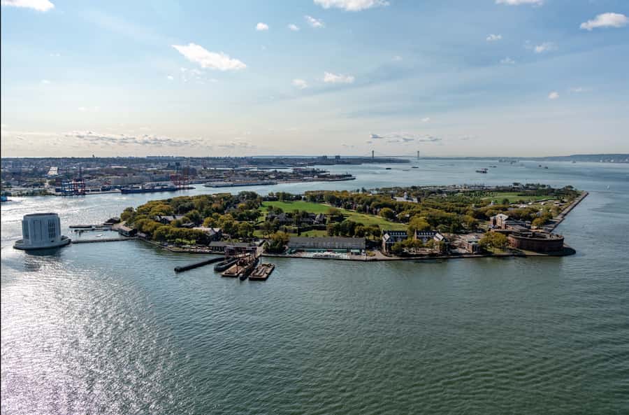 NYC: Manhattan Sightseeing Helicopter Tour - The pilot’s commentary makes a real difference
