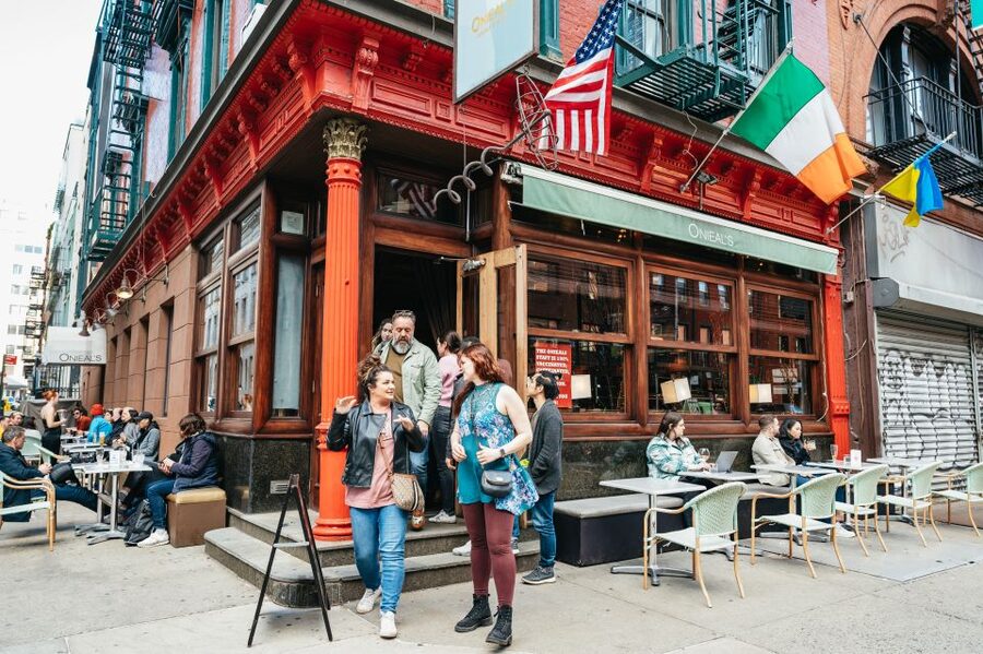 NYC: Sex and the City Hotspots Bus Tour (On Location Tours) - Key points to know before you book