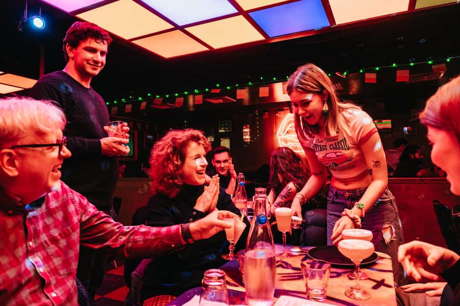 NYC: Speakeasy Drinks and Prohibition History Tour - Stop One: Gangsters, bootleggers, and an old New York bar