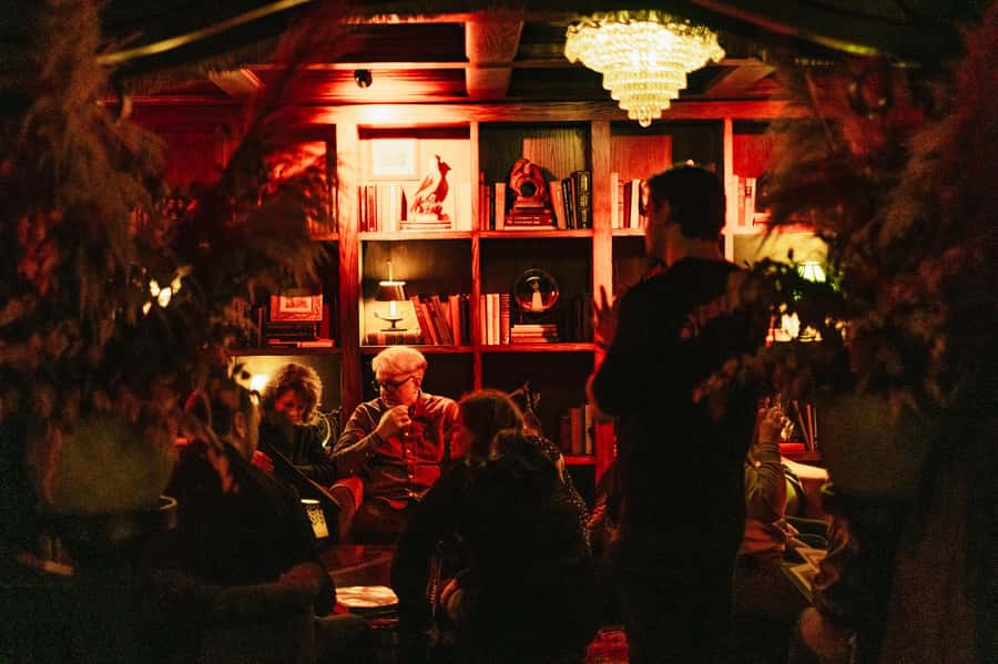 NYC: Speakeasy Drinks and Prohibition History Tour - How the three-hour pace feels