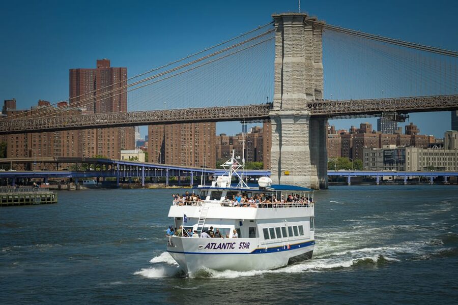 NYC: Starship Landmark 90 Minute Sightseeing Cruise - Under the Brooklyn and Manhattan bridges