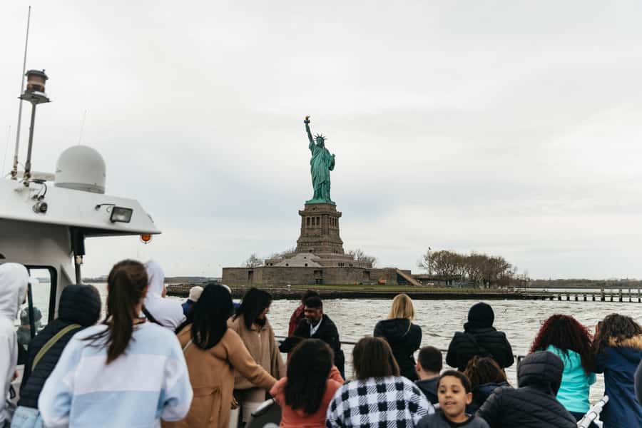 NYC: Statue of Liberty Express Skip-the-Box-Office Cruise - Ellis Island and the road to Lady Liberty